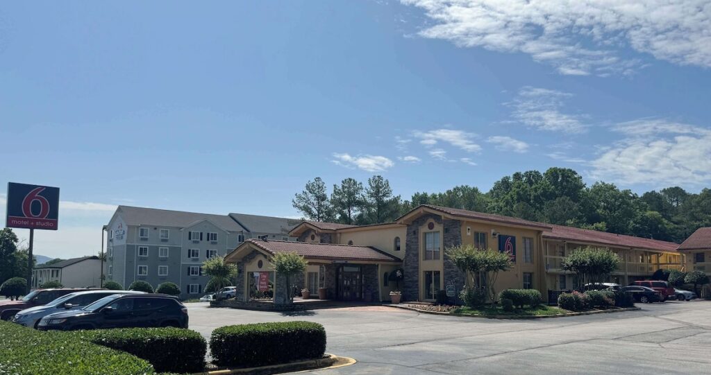 Motel 6 Huntsville, AL  University Dr.